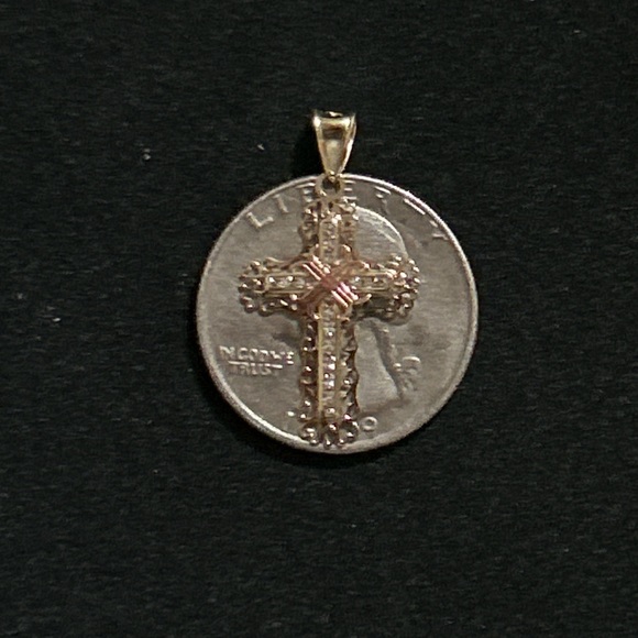 10k solid Gold Cross Pendant - Picture 7 of 7